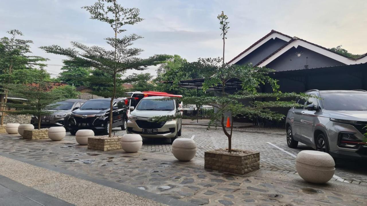 Hotel Kaliu Pacitan Zewnętrze zdjęcie
